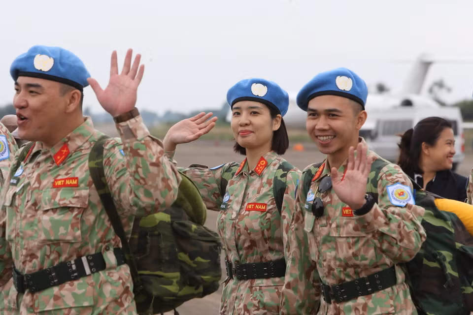 Cán bộ, chiến sỹ Bệnh viện dã chiến cấp 2 số 2 lên đường làm nhiệm vụ tại Phái bộ Liên hợp quốc tại Nam Sudan. (Ảnh: Dương Giang/TTXVN)