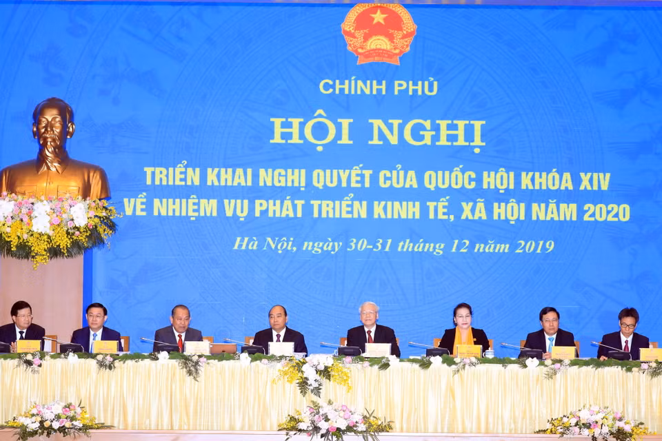 Tổng Bí thư, Chủ tịch nước Nguyễn Phú Trọng, Thủ tướng Nguyễn Xuân Phúc, Chủ tịch Quốc hội Nguyễn Thị Kim Ngân điều hành hội nghị. (Ảnh: Thống Nhất/TTXVN)