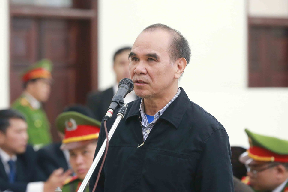 Bị cáo Cao Duy Hải (sinh năm 1961, nguyên Tổng Giám đốc MobiFone) khai báo trước tòa. (Ảnh: Doãn Tấn/TTXVN)