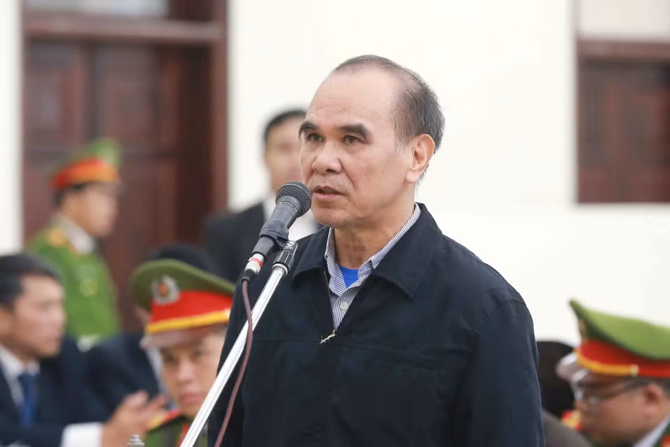 Bị cáo Cao Duy Hải (sinh năm 1961, nguyên Tổng Giám đốc MobiFone) khai báo trước tòa. (Ảnh: Doãn Tấn/TTXVN)