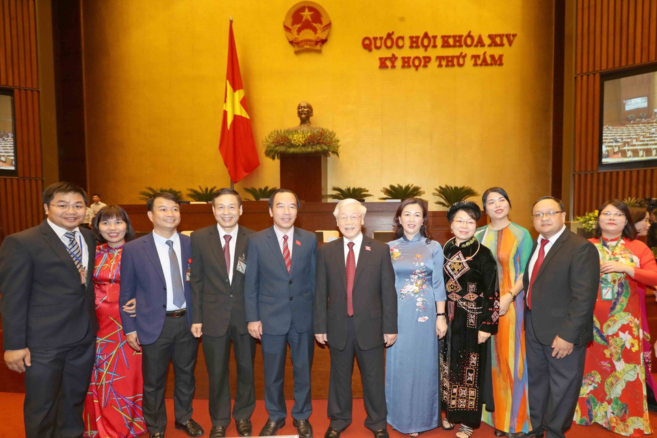 Tổng Bí thư, Chủ tịch nước Nguyễn Phú Trọng với đoàn đại biểu Quốc hội tỉnh Bắc Giang. (Ảnh: Trí Dũng/TTXVN)