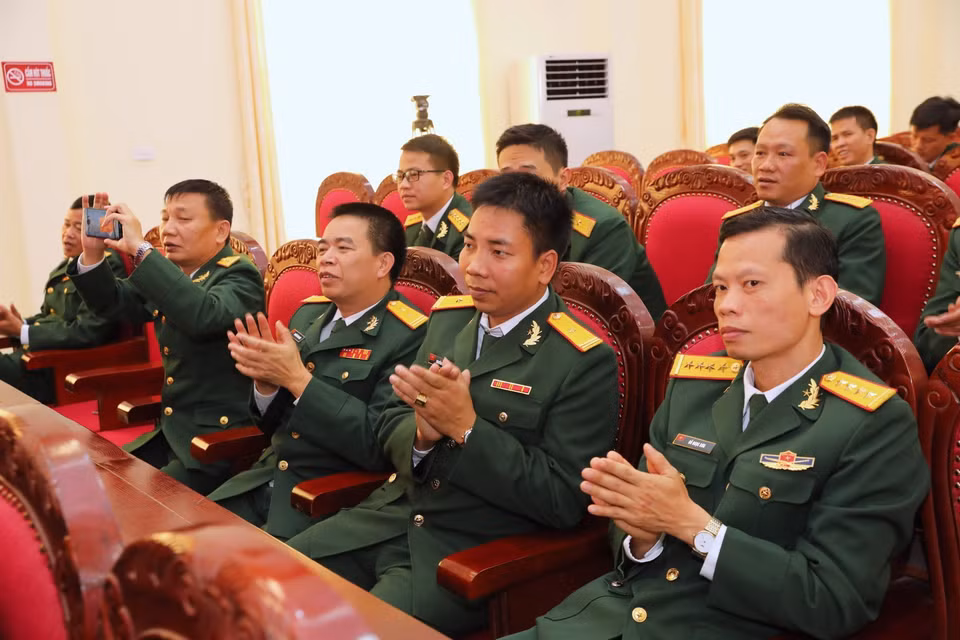 Các đại biểu tại buổi gặp mặt, giao lưu. (Ảnh: Thành Đạt/TTXVN)