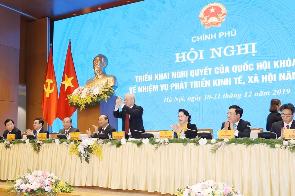 Tổng Bí thư, Chủ tịch nước Nguyễn Phú Trọng, Thủ tướng Chính phủ Nguyễn Xuân Phúc, Chủ tịch Quốc hội Nguyễn Thị Kim Ngân và các đồng chí lãnh đạo Đảng, Nhà nước chủ trì Hội nghị. (Ảnh: Trí Dũng/TTXVN)
