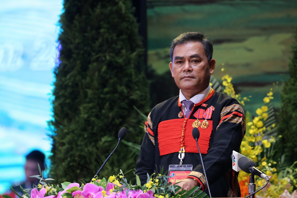 Trong ảnh: Phó Bí thư Tỉnh ủy, Chủ tịch Hội đồng Nhân dân tỉnh Đắk Lắk Y Biêr Niê phát biểu tham luận. (Ảnh: Dương Giang/TTXVN)