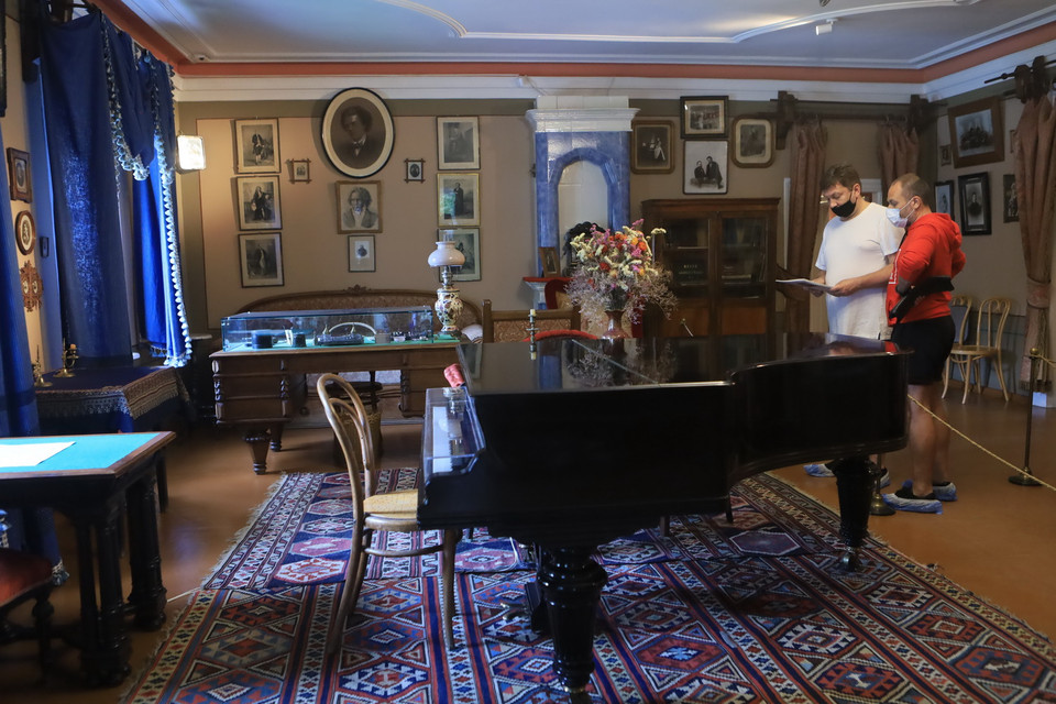  Toàn bộ vật dụng quan trọng trong căn phòng chính của Điền trang được lưu giữ và bảo quản làm bảo tàng. (Ảnh: Trần Hiếu/TTXVN)