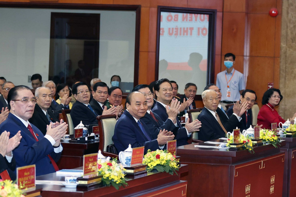  Thủ tướng Nguyễn Xuân Phúc, các đồng chí lãnh đạo, nguyên lãnh đạo Đảng, Nhà nước và các đại biểu dự Đại hội Đại biểu Đảng bộ Thành phố Hồ Chí Minh lần thứ XI, nhiệm kỳ 2020-2025. (Ảnh: Thống Nhất/TTXVN)