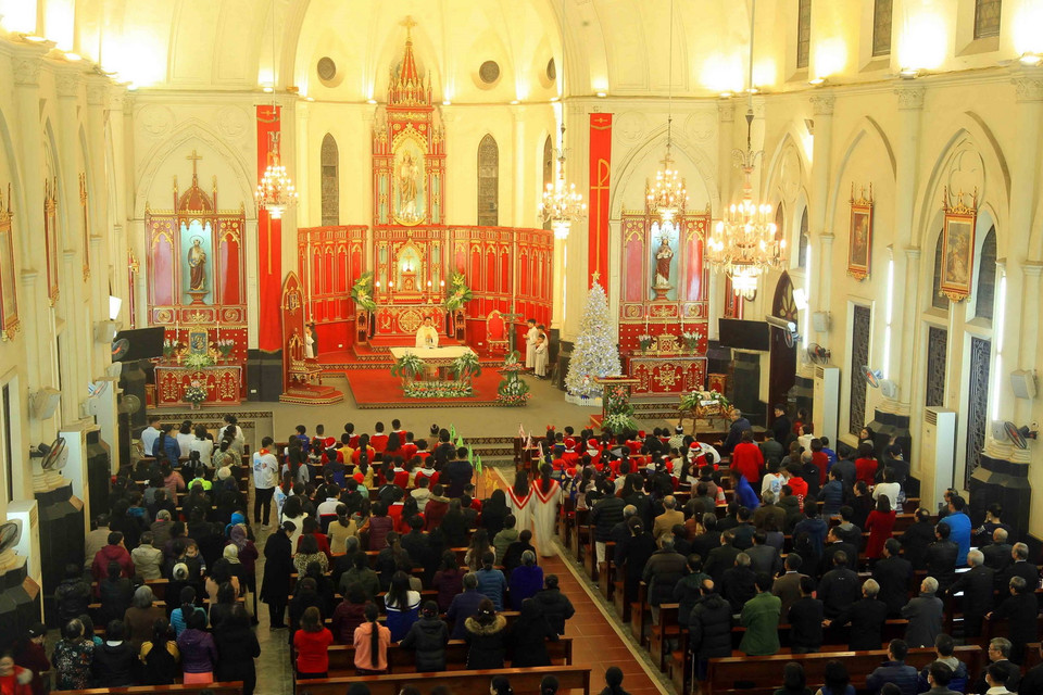 Quảng cảnh lễ vọng tại nhà thờ Chính tòa Hải Phòng. (Ảnh: An Đăng/TTXVN)