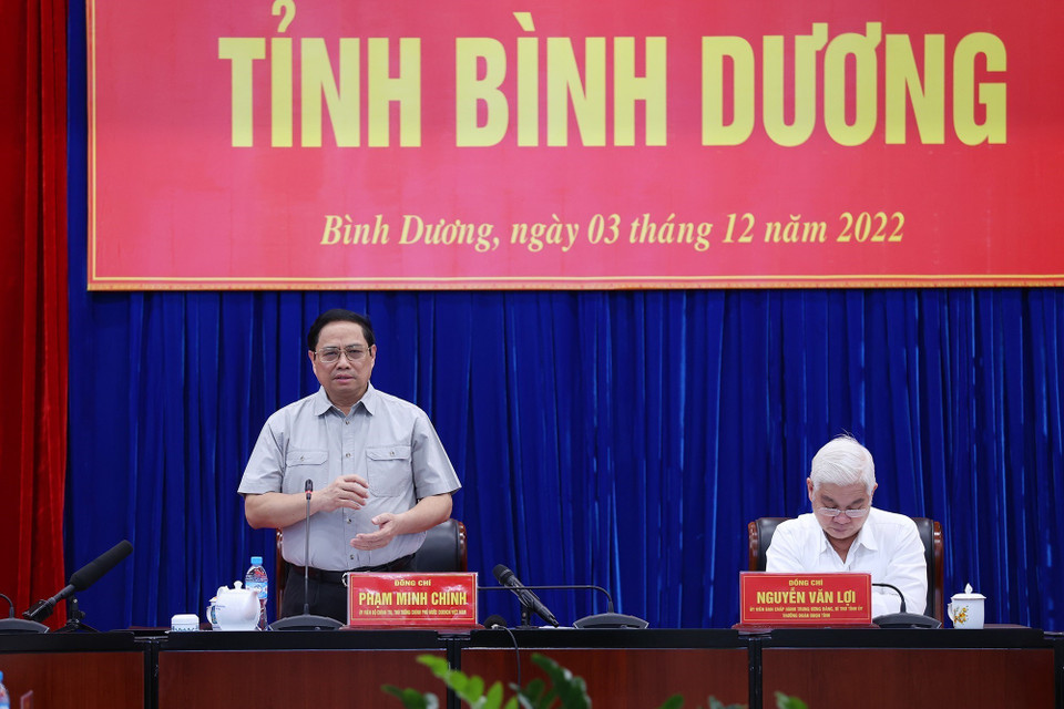 Thủ tướng Phạm Minh Chính phát biểu tại buổi làm việc với Ban Thường vụ Tỉnh ủy Bình Dương. (Ảnh: Dương Giang/TTXVN)