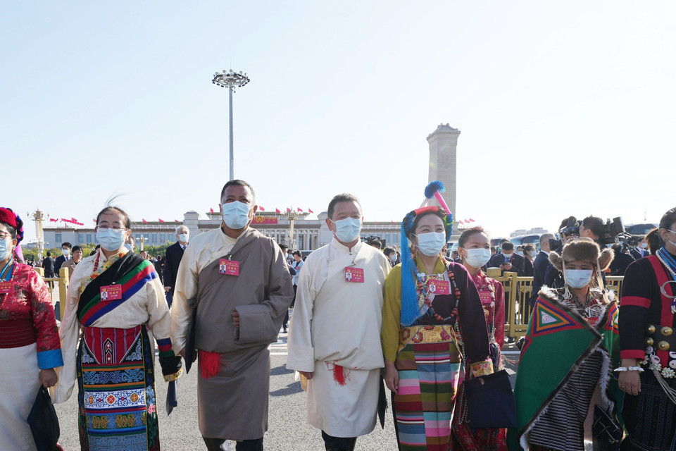 Các đại biểu về dự Đại hội. (Ảnh: THX/TTXVN)