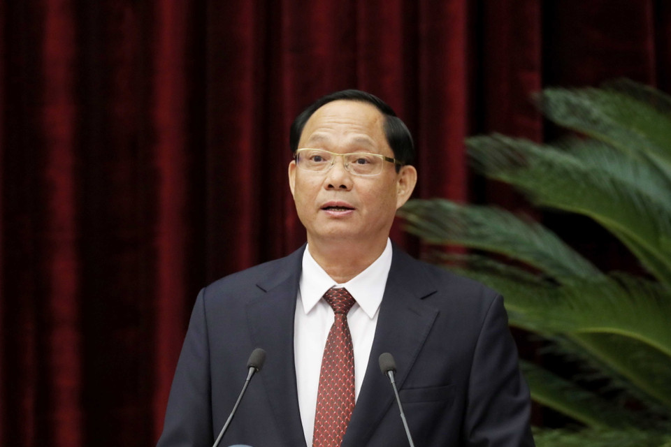 Ông Trần Quang Phương, Ủy viên Trung ương Đảng, Phó Chủ tịch Quốc hội trình bày báo cáo tại hội nghị. (Ảnh: Phương Hoa/TTXVN)