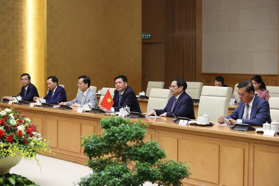 Thủ tướng Phạm Minh Chính và đoàn Việt Nam tham dự buổi tiếp Tổng thống Cộng hòa Singapore Halimah Yacob. (Ảnh: Dương Giang/TTXVN)