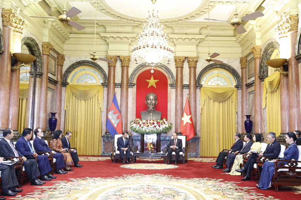 Chủ tịch nước Nguyễn Xuân Phúc tiếp Chủ tịch Thượng viện Campuchia Samdech Say Chhum. (Ảnh: Thống Nhất/TTXVN)