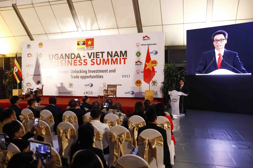 Phó Thủ tướng Vũ Đức Đam phát biểu tại Diễn đàn doanh nghiệp Việt Nam-Uganda. (Ảnh: An Đăng/TTXVN)