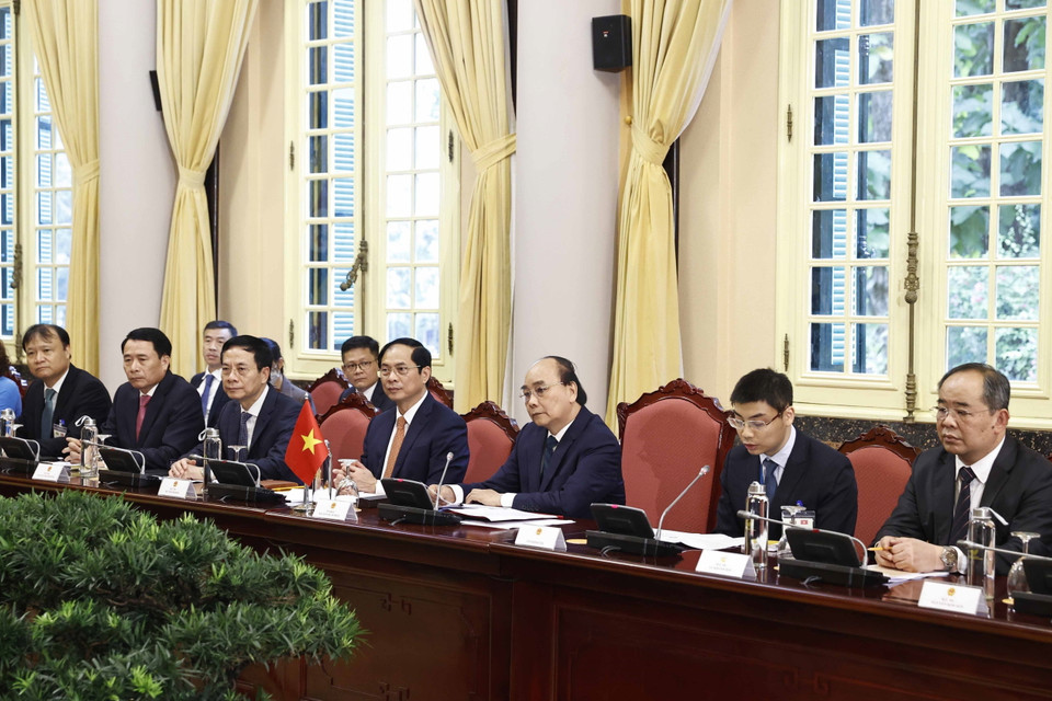 Chủ tịch nước Nguyễn Xuân Phúc phát biểu tại buổi hội đàm với Tổng thống Uganda Yoweri Kaguta Museve. (Ảnh: Thống Nhất/TTXVN)