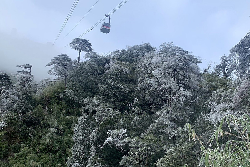 Cơ quan chức năng khuyến cáo người dân các khu vực vùng núi trong toàn tỉnh Lào Cai, đặc biệt tại nơi có độ cao từ 2.000m trở lên so với mực nước biển, cần đề phòng băng giá, sương muối xuất hiện gây hại. (Ảnh: Quốc Khánh/TTXVN)