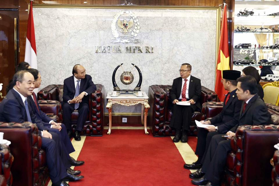 Chủ tịch nước Nguyễn Xuân Phúc hội kiến quyền Chủ tịch Lưỡng viện Indonesia Asrul Sani. (Ảnh: Thống Nhất/TTXVN)