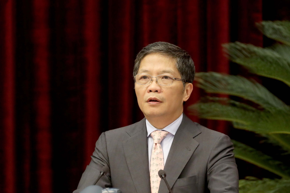 Ông Trần Tuấn Anh, Ủy viên Bộ Chính trị, Trưởng Ban Kinh tế Trung ương trình bày báo cáo tại hội nghị. (Ảnh: Phương Hoa/TTXVN)