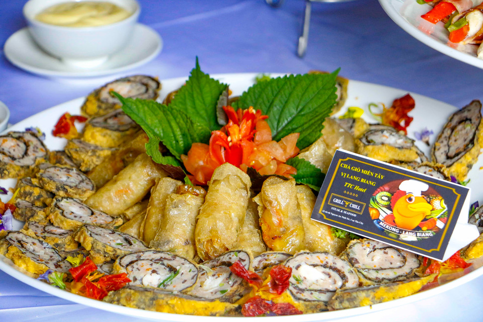 Món chả giò miền Tây hương vị Langbiang của Nhà hàng Grill &amp; Chill (Cần Thơ). (Ảnh: Thanh Liêm/TTXVN)