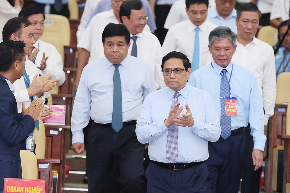 Thủ tướng Phạm Minh Chính đến dự Hội nghị Công bố Quy hoạch tỉnh Trà Vinh. (Ảnh: Dương Giang/TTXVN)