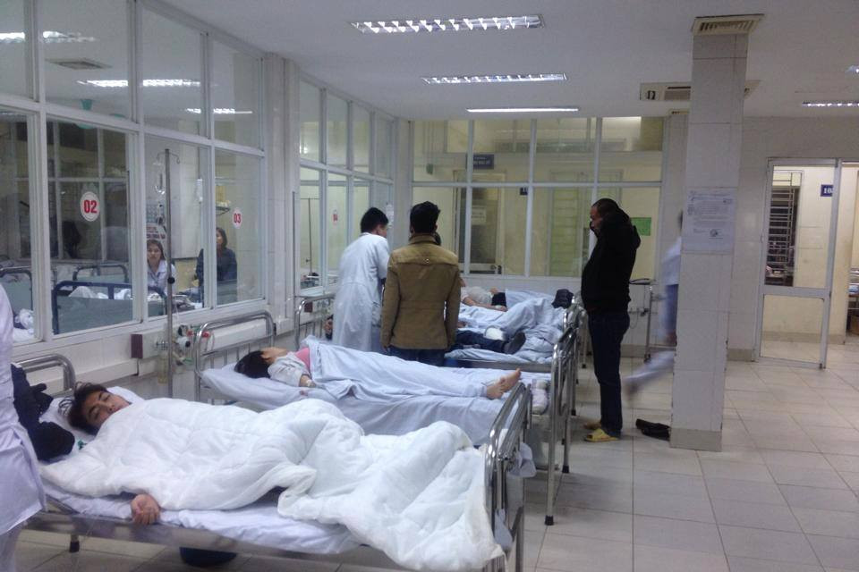 La liệt người nằm trong viện. (Ảnh: Minh Sơn/Vietnam+)