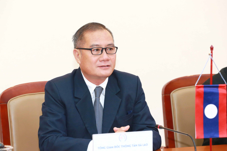 Tổng giám đốc Thông tấn xã Pathet Lào Khampheuy Philapha phát biểu tại hội đàm. (Ảnh: Phương Hoa/TTXVN)