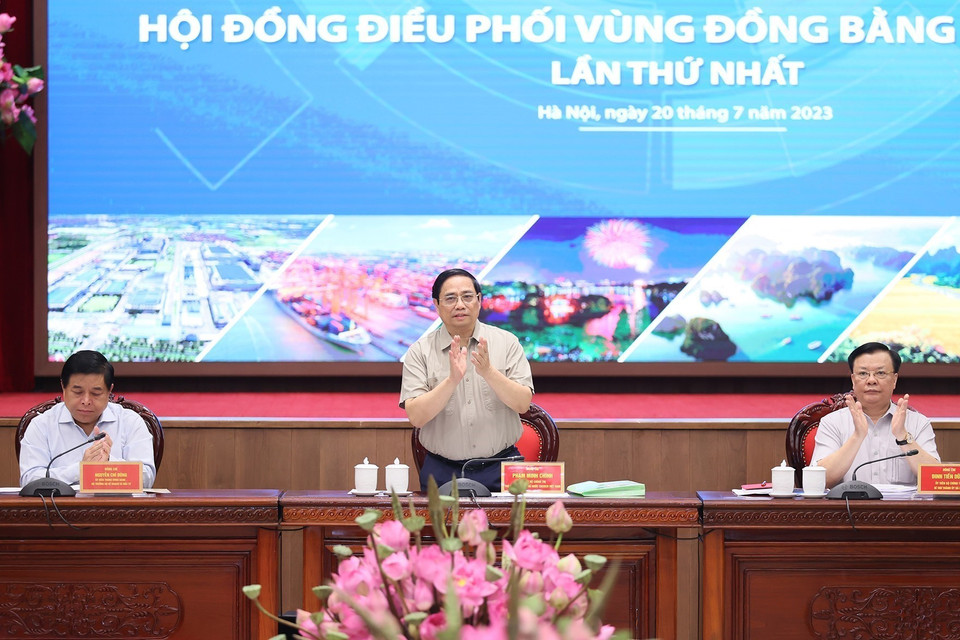Thủ tướng Phạm Minh Chính chủ trì Hội nghị Hội đồng Điều phối Vùng Đồng bằng sông Hồng. (Ảnh: Dương Giang/TTXVN)