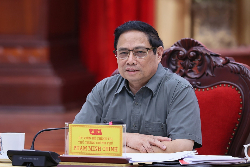 Thủ tướng Phạm Minh Chính chủ trì làm việc với lãnh đạo chủ chốt tỉnh Bắc Ninh. (Ảnh: Dương Giang/TTXVN)