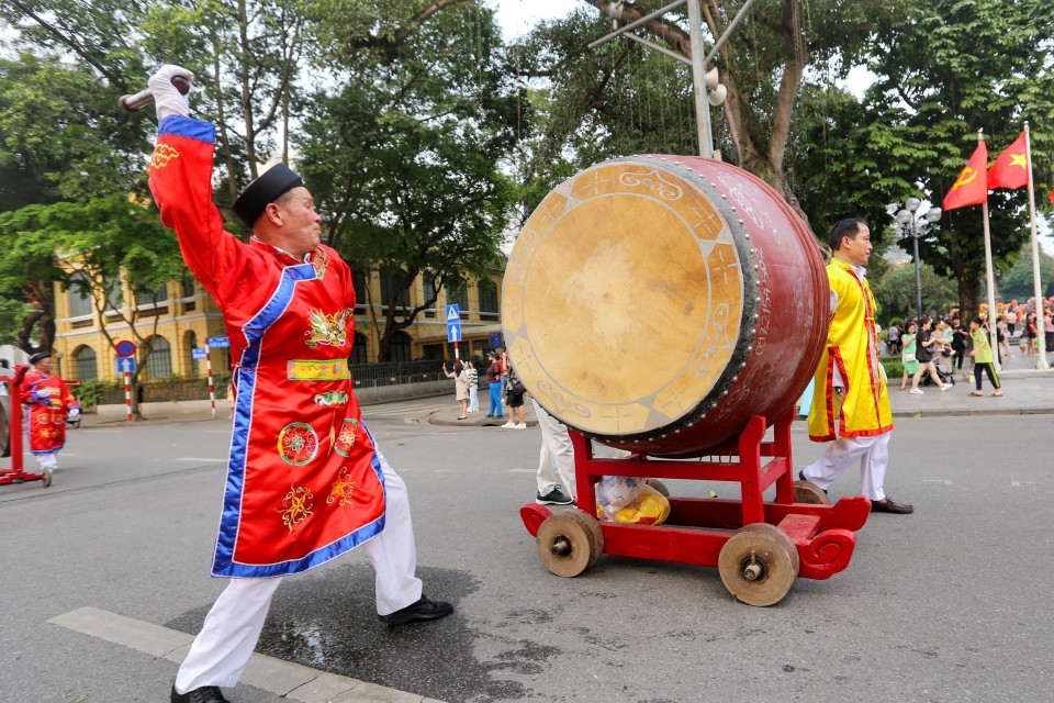 Đội trống của đoàn rước. (Ảnh: Tuấn Đức/TTXVN)