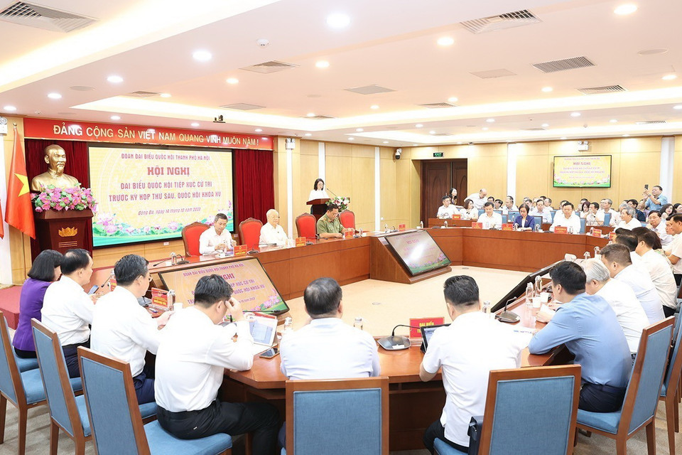 Toàn cảnh buổi tiếp xúc cử tri tại quận Đống Đa. (Ảnh: Trí Dũng/TTXVN)