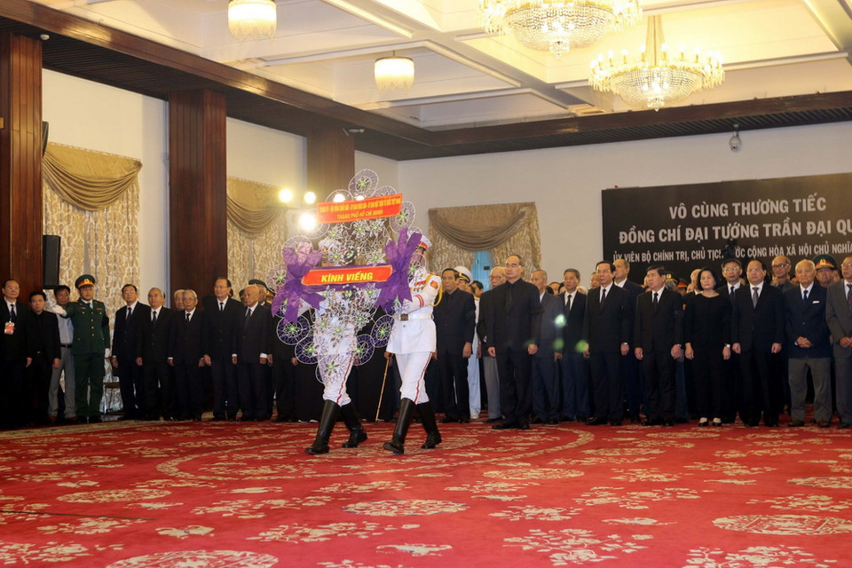 Đoàn lãnh đạo Thành phố Hồ Chí Minh viếng Chủ tịch nước Trần Đại Quang. (Ảnh: Thanh Vũ/TTXVN)