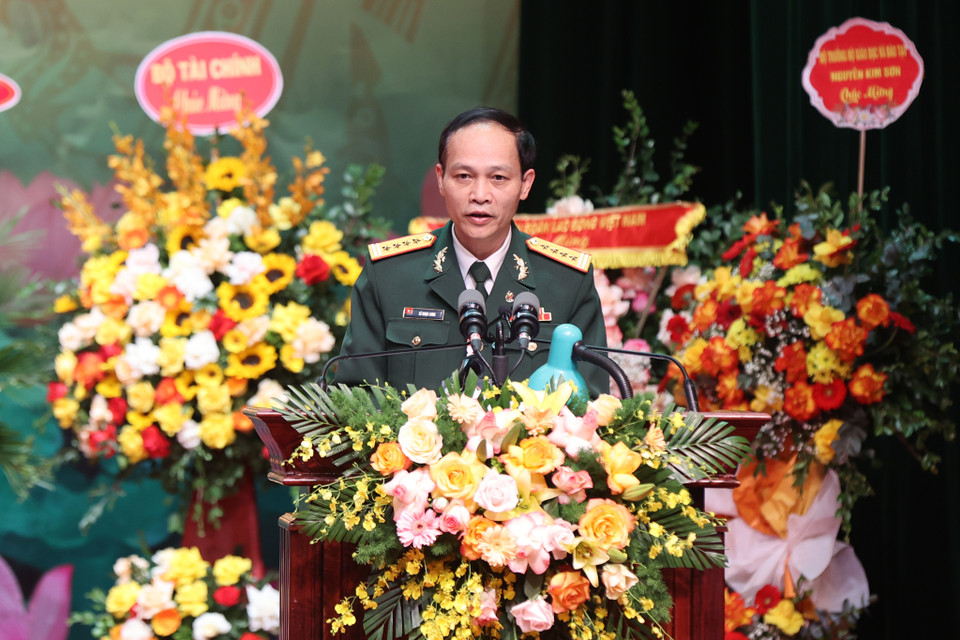 Phó chủ tịch Liên chi hội Báo Quân đội Nhân dân Lê Ngọc Long phát biểu. (Ảnh: Hoài Nam/Vietnam+)