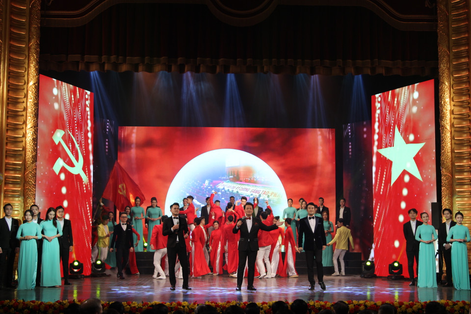 Trong bối cảnh dịch bệnh còn nhiều phức tạp, Giải thưởng thông tin đối ngoại toàn quốc lần thứ VII vẫn nhận về hơn 1.000 bài thi ở 15 ngôn ngữ, 32 tác giả, đơn vị báo chí nước ngoài, 14 tác giả là người Việt ở nước ngoài và 14 Đại sứ quán Việt Nam tại các nước. (Ảnh: Minh Anh/Vietnam+)