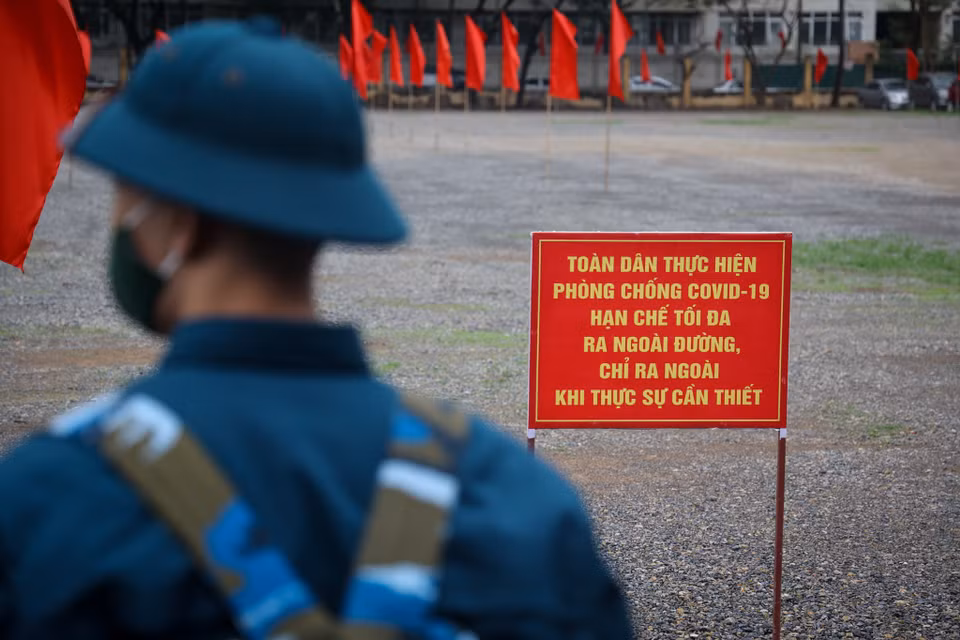 Trước diễn biến phức tạp của dịch COVID-19, Bộ Quốc phòng chỉ đạo công tác giao nhận quân năm 2021 phải bảo đảm an toàn tuyệt đối; thời gian tổ chức lễ giao nhận không quá 20 phút, không tổ chức các hoạt động văn nghệ, hội trại. (Ảnh: Minh Sơn/Vietnam+)