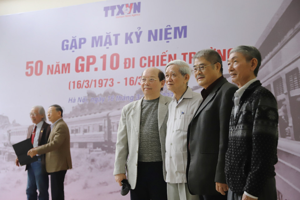 Đầu năm 1972, chiến sự leo thang, Hội nghị lần thứ 20 Ban chấp hành Trung ương Đảng (Khóa III) đề ra nhiệm vụ cho toàn Đảng, toàn quân và toàn dân: ‘Với tinh thần kiên trì kháng chiến cho đến thắng lợi hoàn toàn, phải động viên toàn lực, cố gắng vượt bậc, anh dũng tiến lên, đẩy mạnh kháng chiến.’ (Ảnh: Hoài Nam/Vietnam+)