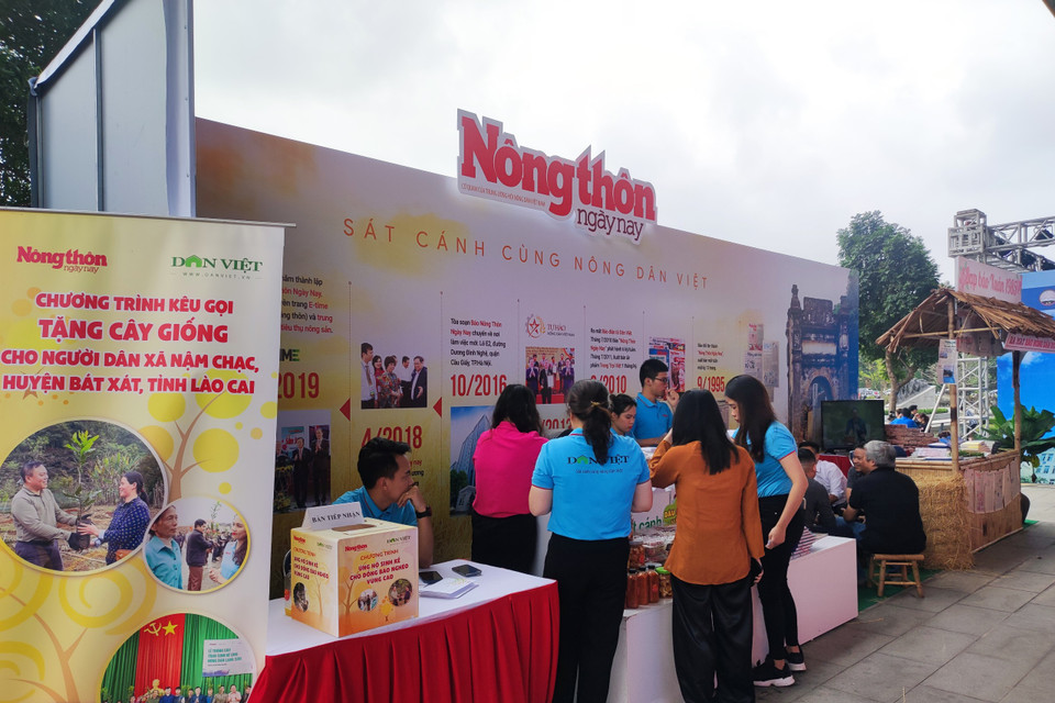 Gian trưng bày của Liên chi hội nhà báo Báo Nông thôn ngày nay tại Hội Báo toàn quốc 2023. (Ảnh: Hoài Nam/Vietnam+)