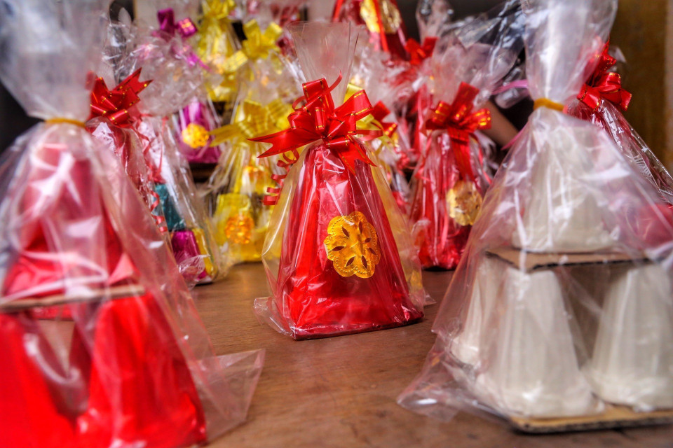 Oản là một trong những món không thể thiếu trên mâm cúng lễ Vu Lan.(Ảnh: Tuấn Đức/TTXVN)