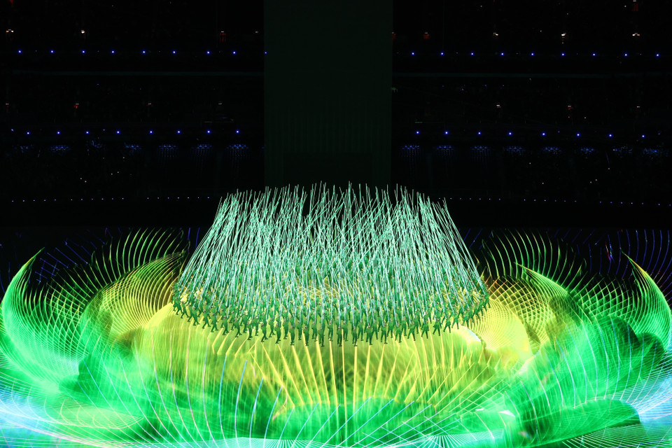 Các nghệ sỹ biểu diễn trong lễ khai mạc Olympic mùa Đông Bắc Kinh 2022 tại Sân vận động quốc gia ở thủ đô Bắc Kinh, Trung Quốc, ngày 4/2/2022. (Ảnh: THX/TTXVN)