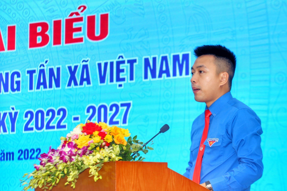 Đồng chí Lê Minh Đức, Uỷ viên BCH TƯ Đoàn, Uỷ viên Ban Thường vụ Đoàn khối, Bí thư Đoàn Thanh niên TTXVN phát biểu. (Ảnh: Tuấn Đức/TTXVN)