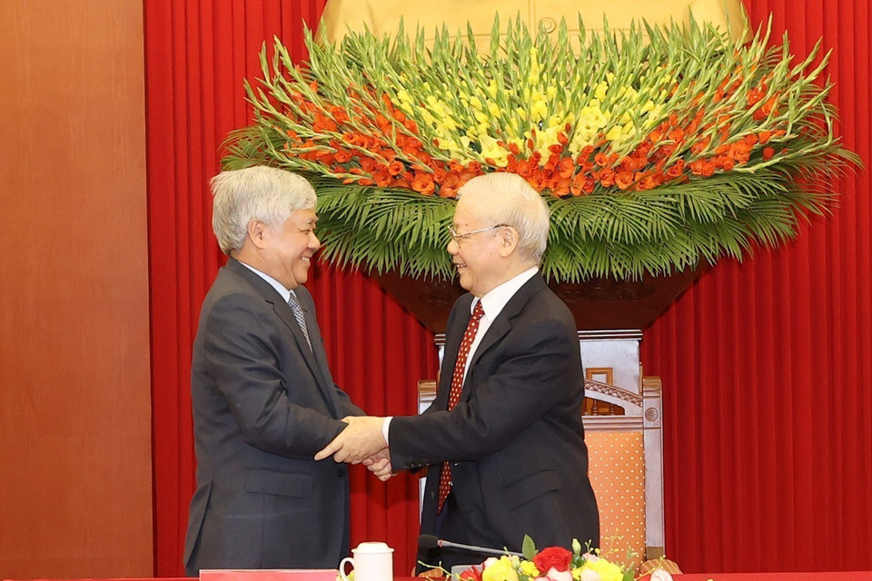 Tổng Bí thư Nguyễn Phú Trọng và đồng chí Đỗ Văn Chiến, Bí thư Trung ương Đảng, Chủ tịch Ủy ban Trung ương Mặt trận Tổ quốc Việt Nam tại buổi gặp mặt. (Ảnh: Trí Dũng/TTXVN)