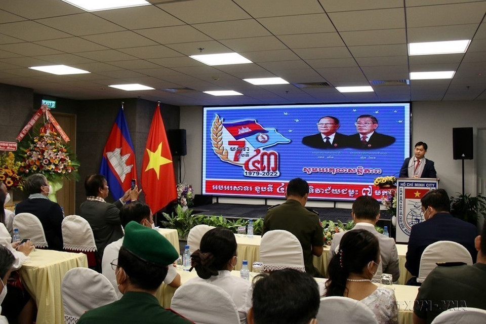Sáng 7/1/2022, Hội hữu nghị Việt Nam – Campuchia Thành phố Hồ Chí Minh tổ chức họp mặt kỷ niệm 43 năm Ngày chiến thắng chiến tranh biên giới Tây Nam và cùng quân dân Campuchia chiến thắng chế độ diệt chủng (7/1/1979 – 7/1/2022). (Ảnh: Tiến Lực/TTXVN)