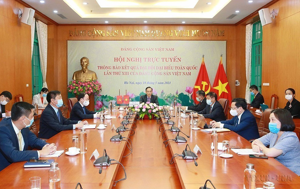 Chiều 18/5/2021, tại Hà Nội, đồng chí Lê Hoài Trung, Ủy viên Trung ương Đảng, Trưởng Ban Đối ngoại Trung ương chủ trì Hội nghị trực tuyến thông báo kết quả Đại hội đại biểu toàn quốc lần thứ XIII của Đảng tới Đảng Nhân dân Campuchia. (Ảnh: Phương Hoa/TTXVN)
