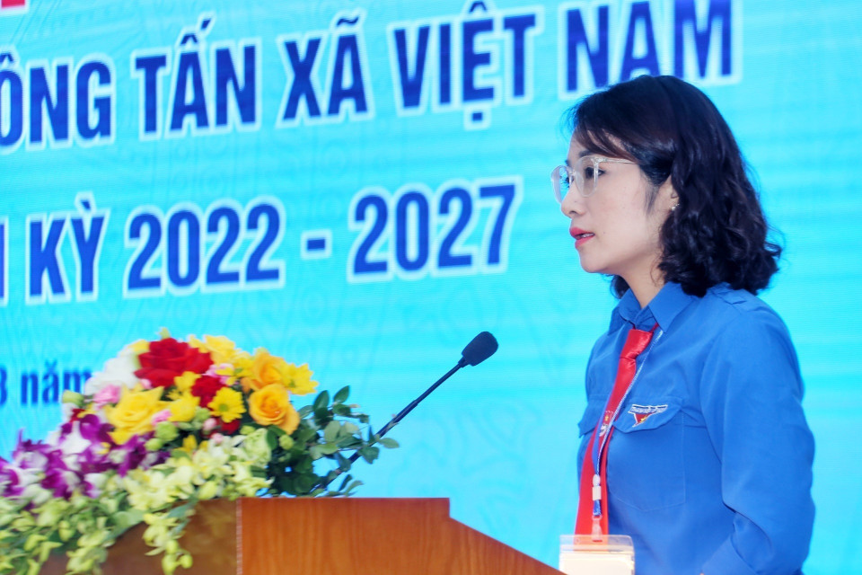 Đồng chí Trịnh Minh Thanh, Ủy viên Ban Thường vụ Đoàn Thanh niên TTXVN trình bày Báo cáo kiểm điểm Ban Chấp hành Đoàn Thanh niên TTXVN khóa XXVI, nhiệm kỳ 2017-2022. (Ảnh: Tuấn Đức/TTXVN)