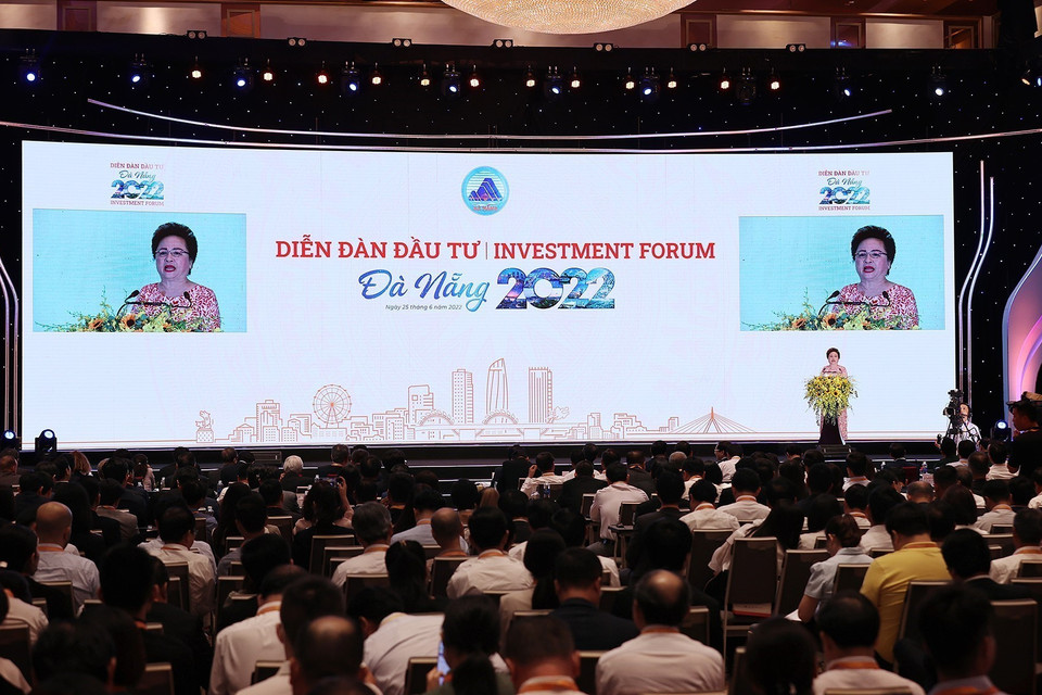 Chủ tịch Tập đoàn BRG Nguyễn Thị Nga trình bày tham luận. (Ảnh: Dương Giang/TTXVN)