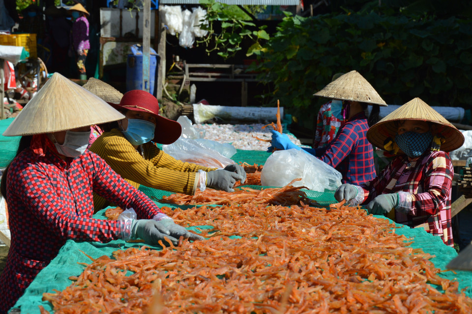Khô cá lóc sợi - sản phẩm mới của Làng khô Phú Thọ đang được thị trường ưa chuộng.(Ảnh: Nhựt An/TTXVN)