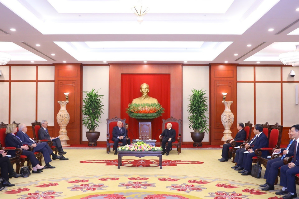 Tổng Bí thư Nguyễn Phú Trọng tiếp Chủ tịch Thượng viện Cộng hòa Pháp Gérard Larcher. (Ảnh: Văn Điệp/TTXVN)