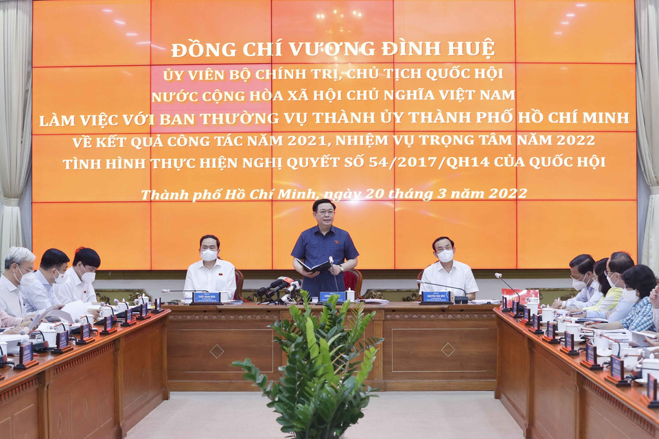Chủ tịch Quốc hội Vương Đình Huệ phát biểu tại buổi làm việc với Ban Thường vụ Thành ủy Thành phố Hồ Chí Minh. (Ảnh: Doãn Tấn/TTXVN)