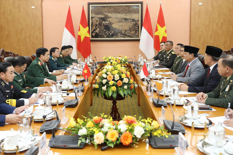 Bộ trưởng Quốc phòng Phan Văn Giang hội đàm với Bộ trưởng Quốc phòng Indonesia Prabowo Subianto. (Ảnh: Trọng Đức/TTXVN)