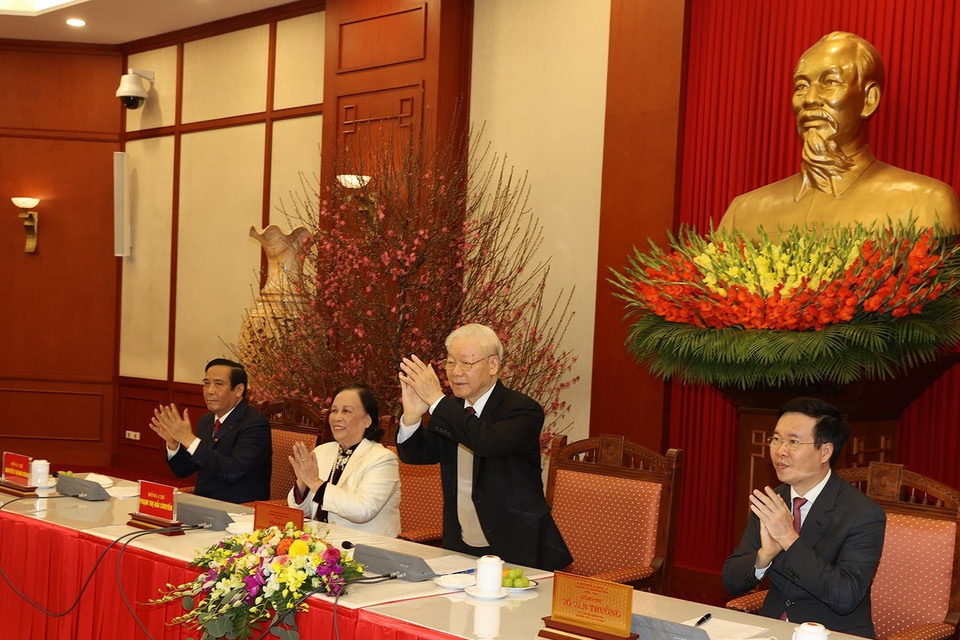 Tổng Bí thư Nguyễn Phú Trọng nói chuyện với đại biểu. (Ảnh: Trí Dũng/TTXVN)