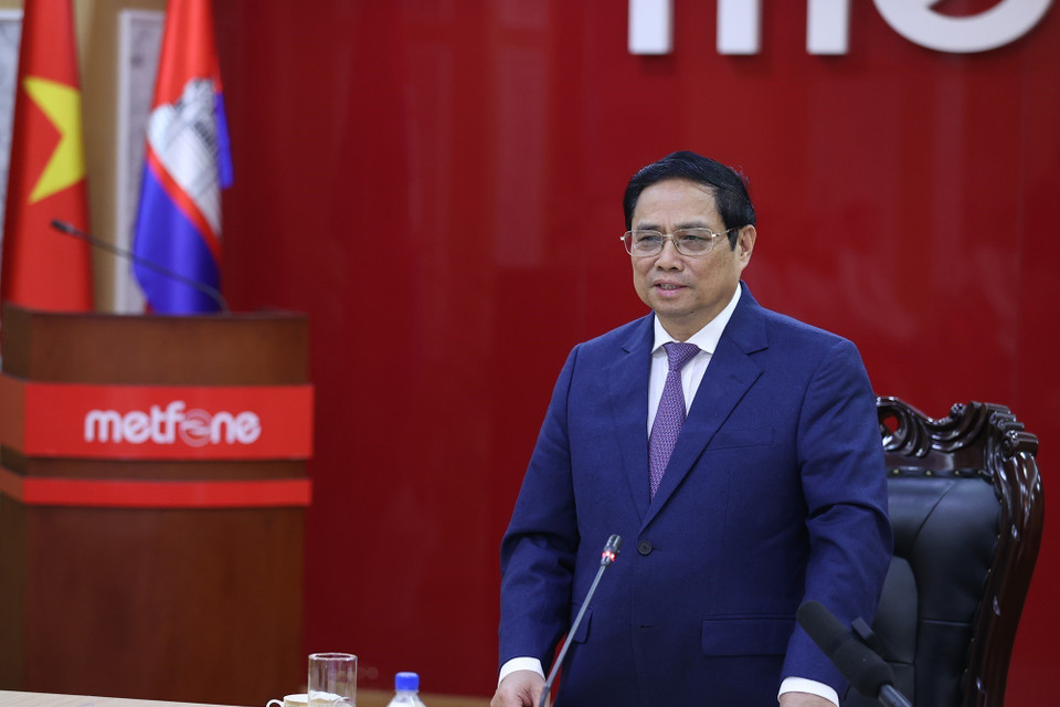 Thủ tướng Phạm Minh Chính phát biểu tại buổi làm việc với lãnh đạo Công ty viễn thông Metfone. (Ảnh: Dương Giang/TTXVN)