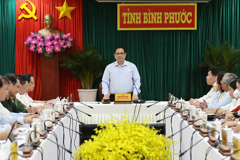 Thủ tướng Phạm Minh Chính chủ trì làm việc với lãnh đạo chủ chốt tỉnh Bình Phước. (Ảnh: Dương Giang/TTXVN)